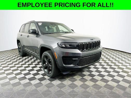 2025 Jeep Grand Cherokee Laredo