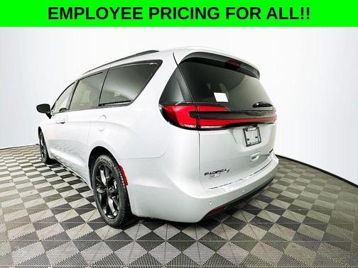 2026 Chrysler Pacifica Limited