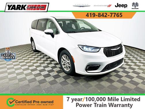 White 2023 Chrysler Pacifica Touring-L