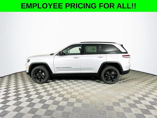 2025 Jeep Grand Cherokee Laredo