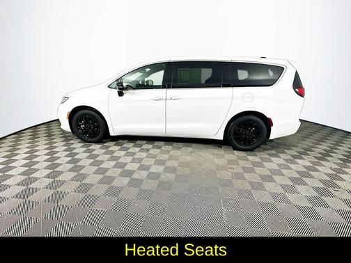 White 2025 Chrysler Pacifica Select