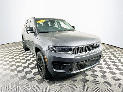 Gray 2023 Jeep Grand Cherokee Laredo