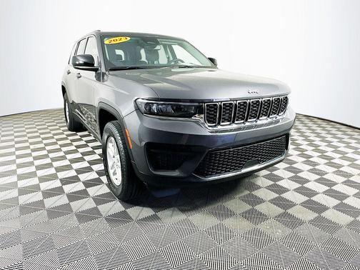 Gray 2023 Jeep Grand Cherokee Laredo