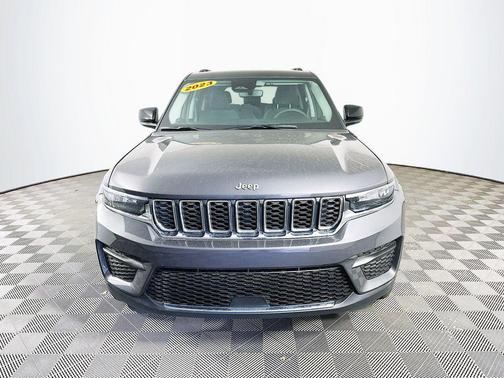 Gray 2023 Jeep Grand Cherokee Laredo