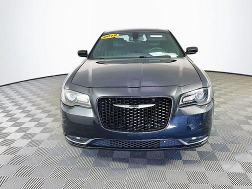2018 Chrysler 300 S