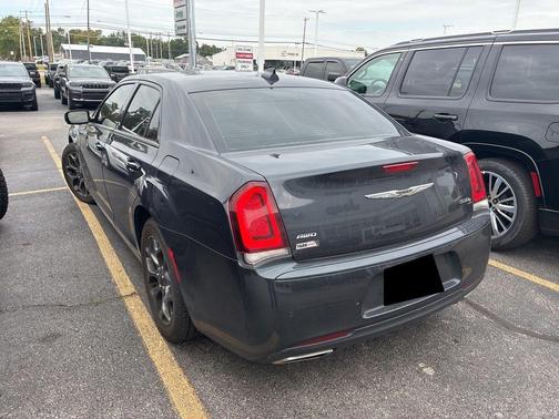 2018 Chrysler 300 S