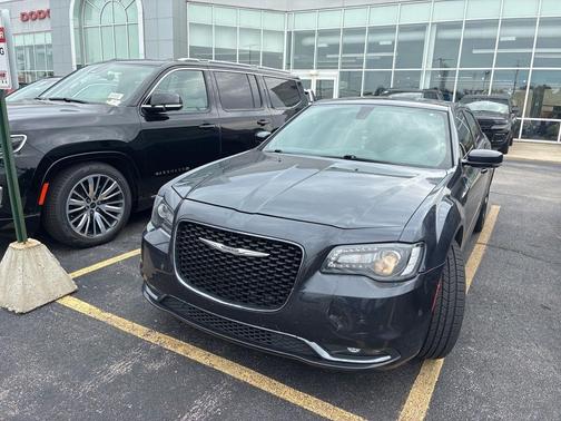 2018 Chrysler 300 S