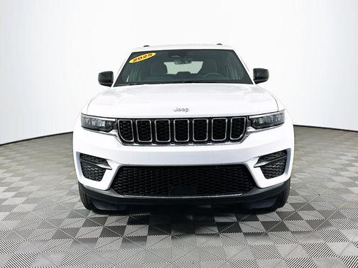 2025 Jeep Grand Cherokee Laredo X