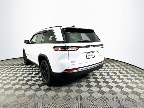 2025 Jeep Grand Cherokee Laredo X