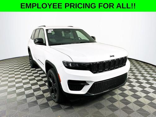 2025 Jeep Grand Cherokee Laredo