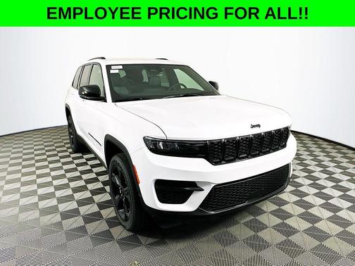 2025 Jeep Grand Cherokee Laredo