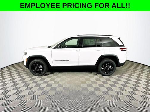 2025 Jeep Grand Cherokee Laredo
