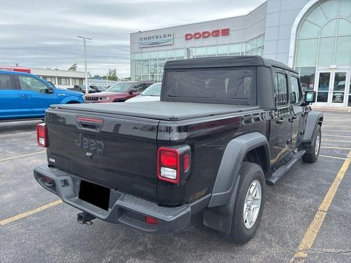 Black 2020 Jeep Gladiator Sport