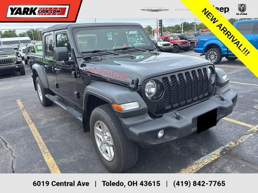 Black 2020 Jeep Gladiator Sport