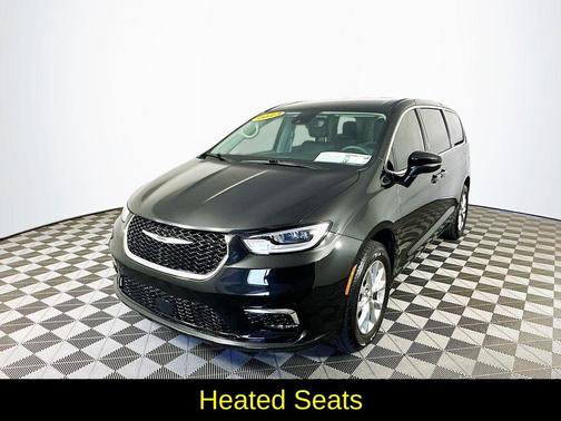 2023 Chrysler Pacifica Touring-L