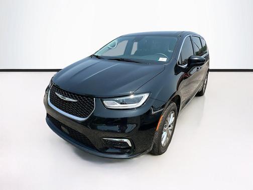 2023 Chrysler Pacifica Touring-L