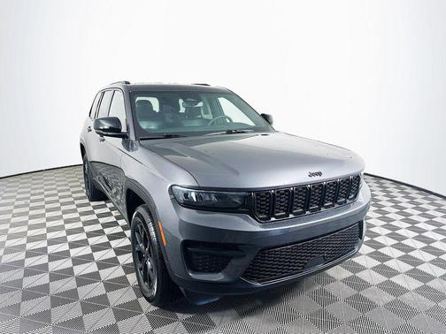 2024 Jeep Grand Cherokee Laredo