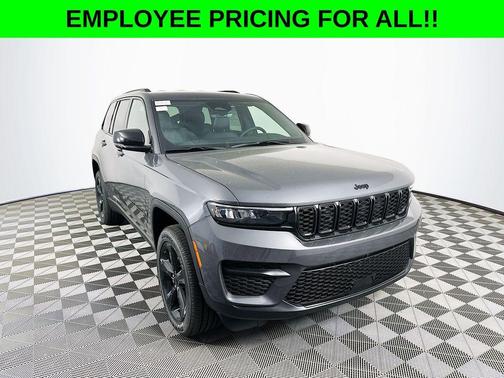 2025 Jeep Grand Cherokee Laredo