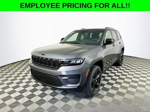 2025 Jeep Grand Cherokee Laredo