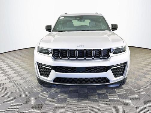 Silver 2026 Jeep Grand Cherokee Limited