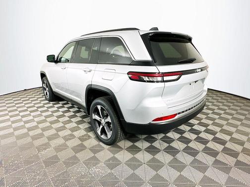 Silver 2026 Jeep Grand Cherokee Limited