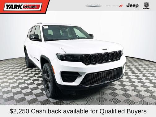 2025 Jeep Grand Cherokee Laredo