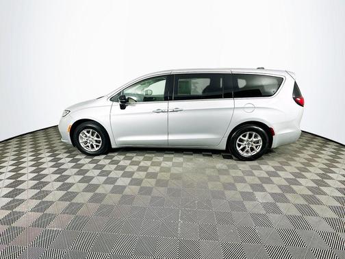 2024 Chrysler Pacifica Touring-L