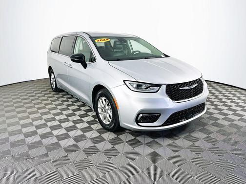 2024 Chrysler Pacifica Touring-L