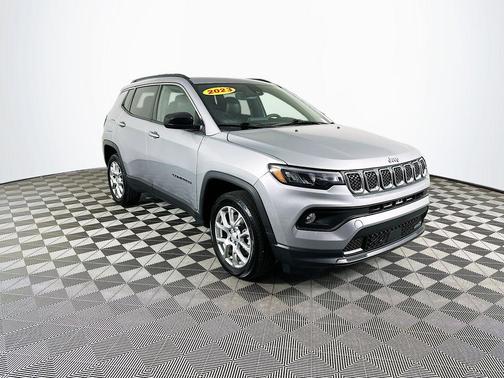 2023 Jeep Compass Latitude Lux