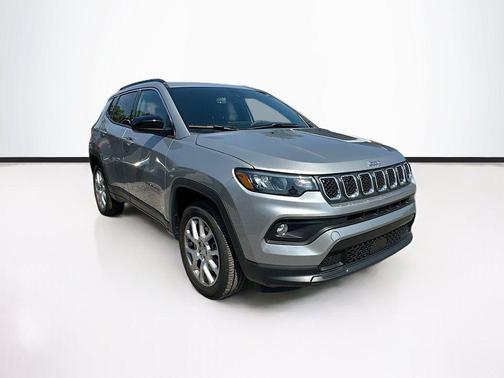 2023 Jeep Compass Latitude Lux