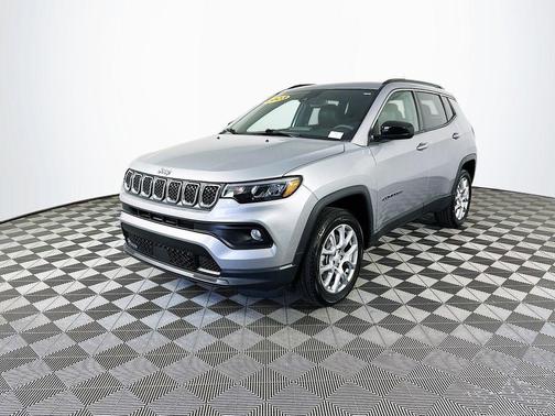 2023 Jeep Compass Latitude Lux