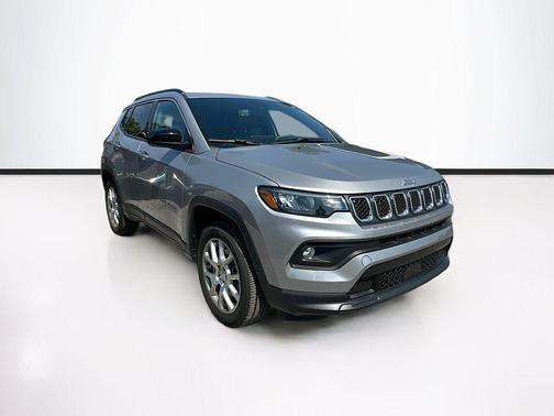2023 Jeep Compass Latitude Lux