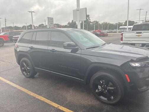 2023 Jeep Grand Cherokee Altitude