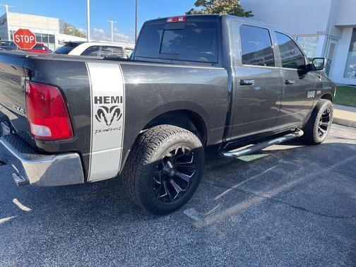 2016 RAM 1500 SLT
