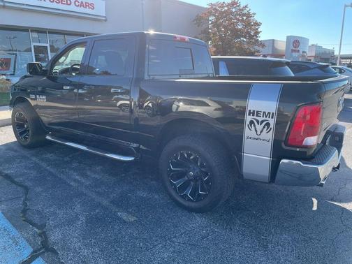 2016 RAM 1500 SLT