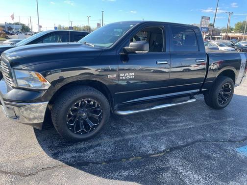 2016 RAM 1500 SLT