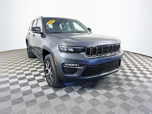Gray 2024 Jeep Grand Cherokee Limited
