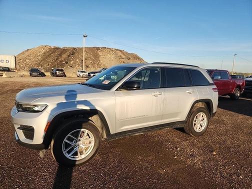 2024 Jeep Grand Cherokee Laredo X
