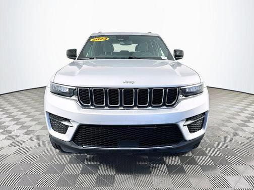 2024 Jeep Grand Cherokee Laredo X