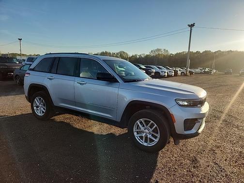 2024 Jeep Grand Cherokee Laredo X