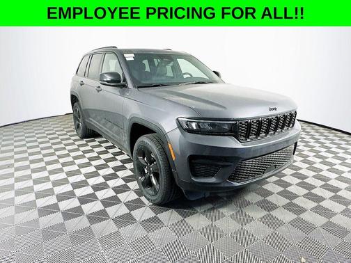 2025 Jeep Grand Cherokee Laredo