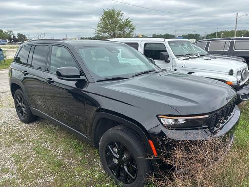 Black 2025 Jeep Grand Cherokee Laredo