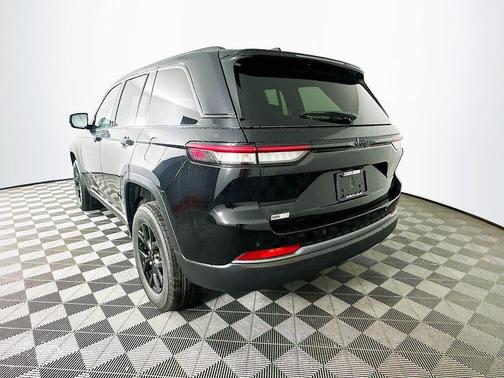 Black 2026 Jeep Grand Cherokee Laredo