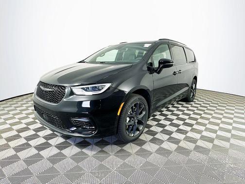 Black 2026 Chrysler Pacifica Select