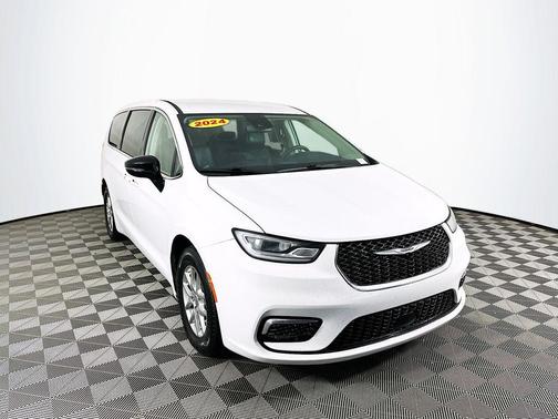 2024 Chrysler Pacifica Touring-L