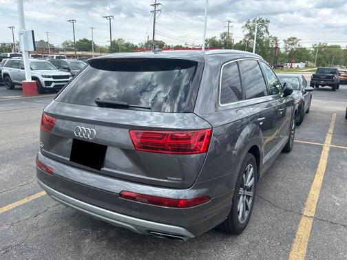 Samurai Gray Metallic 2019 Audi Q7 45 Premium Plus