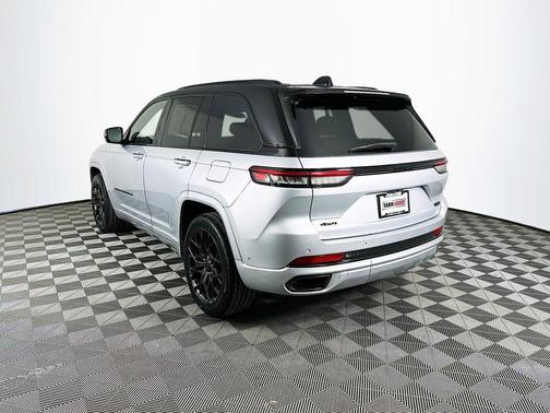 2024 Jeep Grand Cherokee Summit