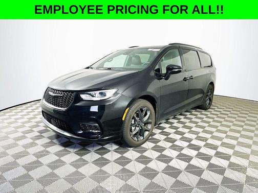 Black 2026 Chrysler Pacifica Select