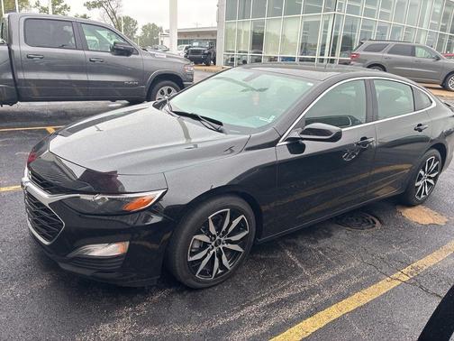 Black 2022 Chevrolet Malibu RS