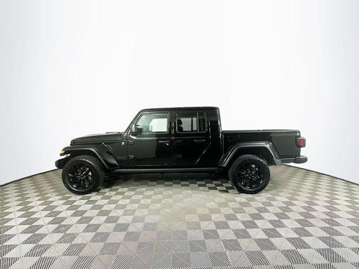 2024 Jeep Gladiator Nighthawk